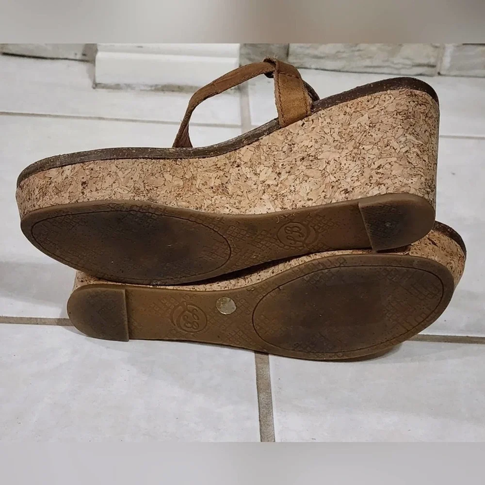 Lucky brand Narnie leather studded cut‎ out cork Wedge Sandals women's size 8.5